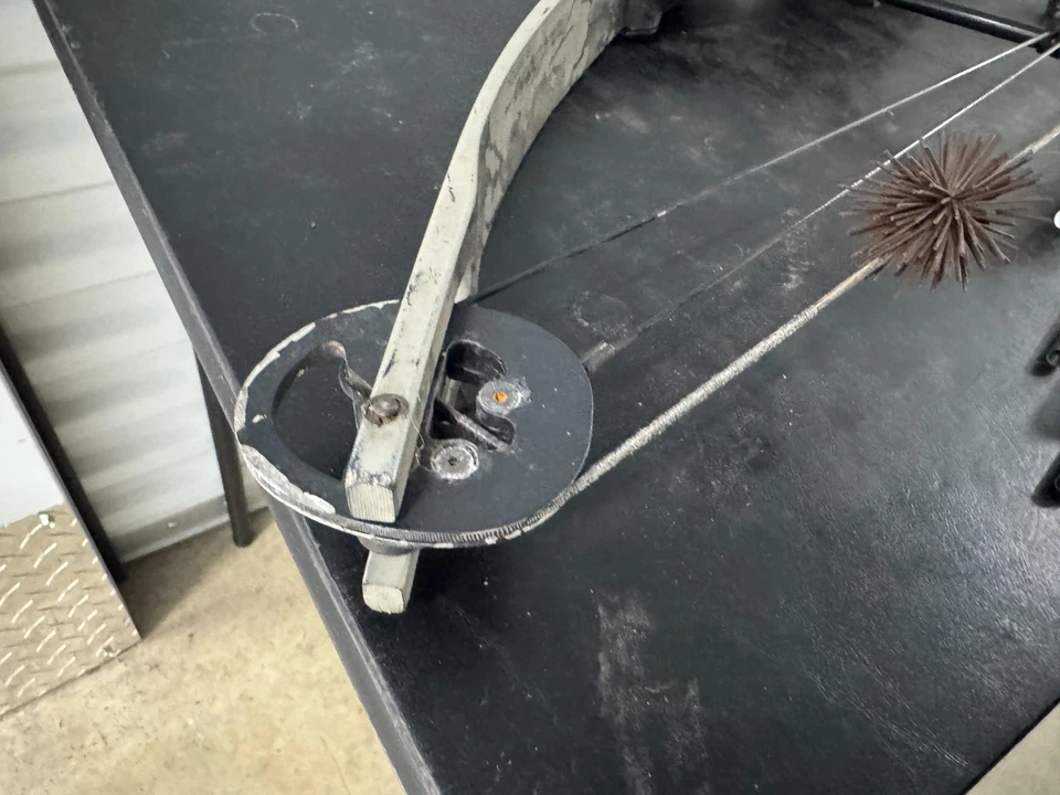 Vintage Darton Trailboo Camo Compound Bow W/ Arrows - Image 3 of 4