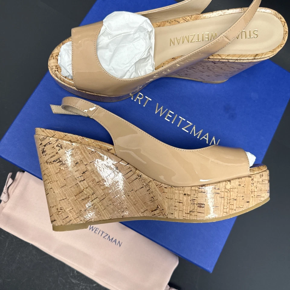 $500 STUART WEITZMAN Riveria patent-leather wedge slingback sandals 9.5 B Adobe - Image 3 of 4
