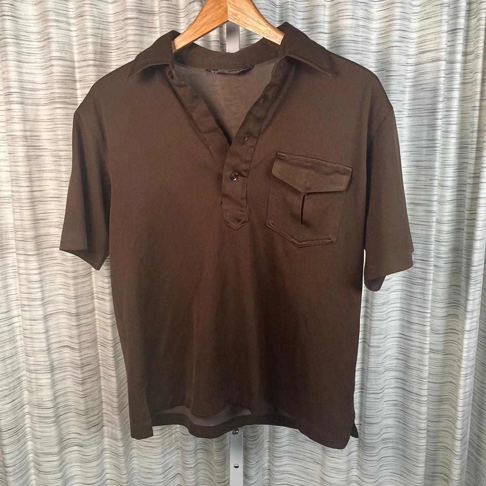 De Colección Robert Bruce Para Hombres Marrón Manga Corta Cuello Bolsillo Polo Mediano LEER Foto 3 de 4