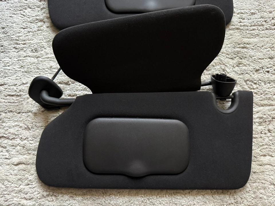 🔥 06-11 Juego de parasoles Cadillac DTS luz derecha/derecha negro parasoles OEM Foto 3 de 4