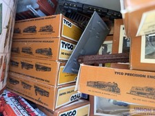 Vintage TYCO HO Scale Train Lot Mixed Cars, Track, Accessories Locomotives