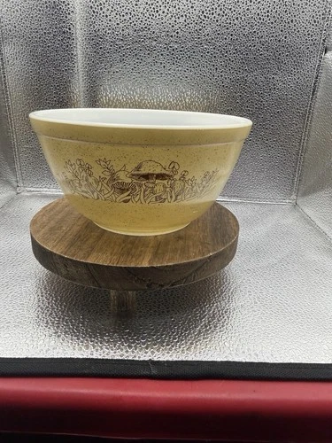 Vintage PYREX Mixing Bowl Forest Fancies "Mushroom" #402 1.5 Liter B5