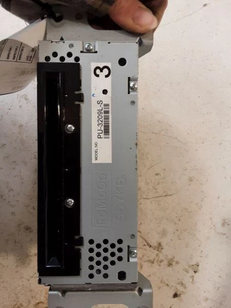 Ford EDGE 2011 receptor de radio AM-FM-CD-MP3 disco único identificación BT4T-19C107-FA o FB Foto 4 de 4