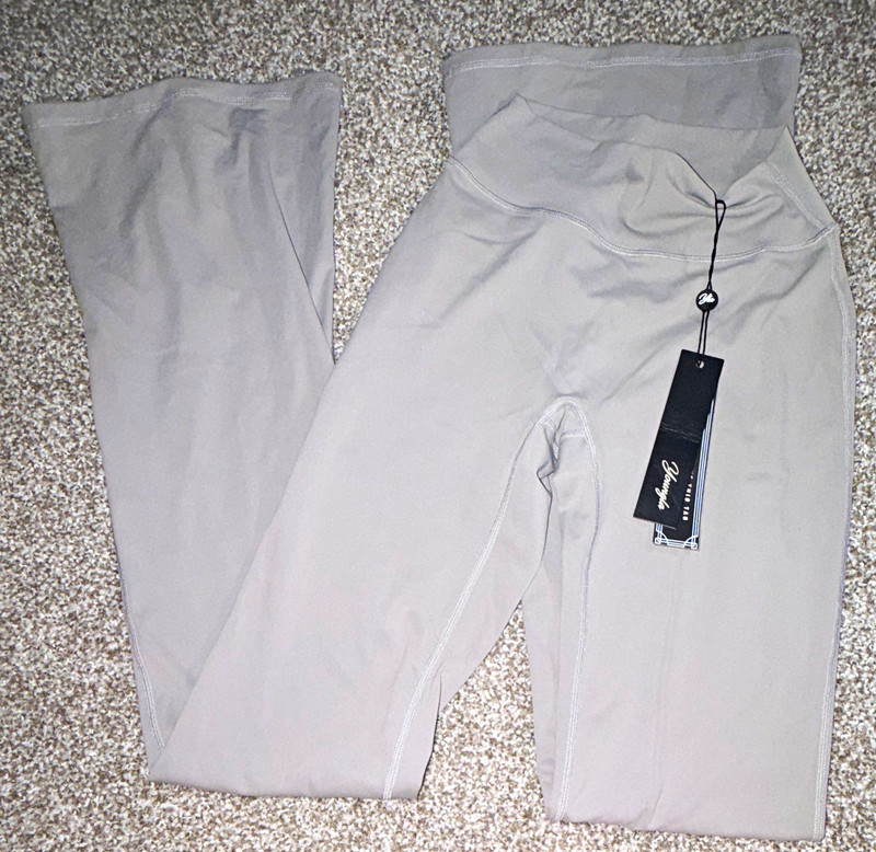 Youngla Los Angeles Women’s Gray High Rise Ankle Leggings Stretch Logo Size M
