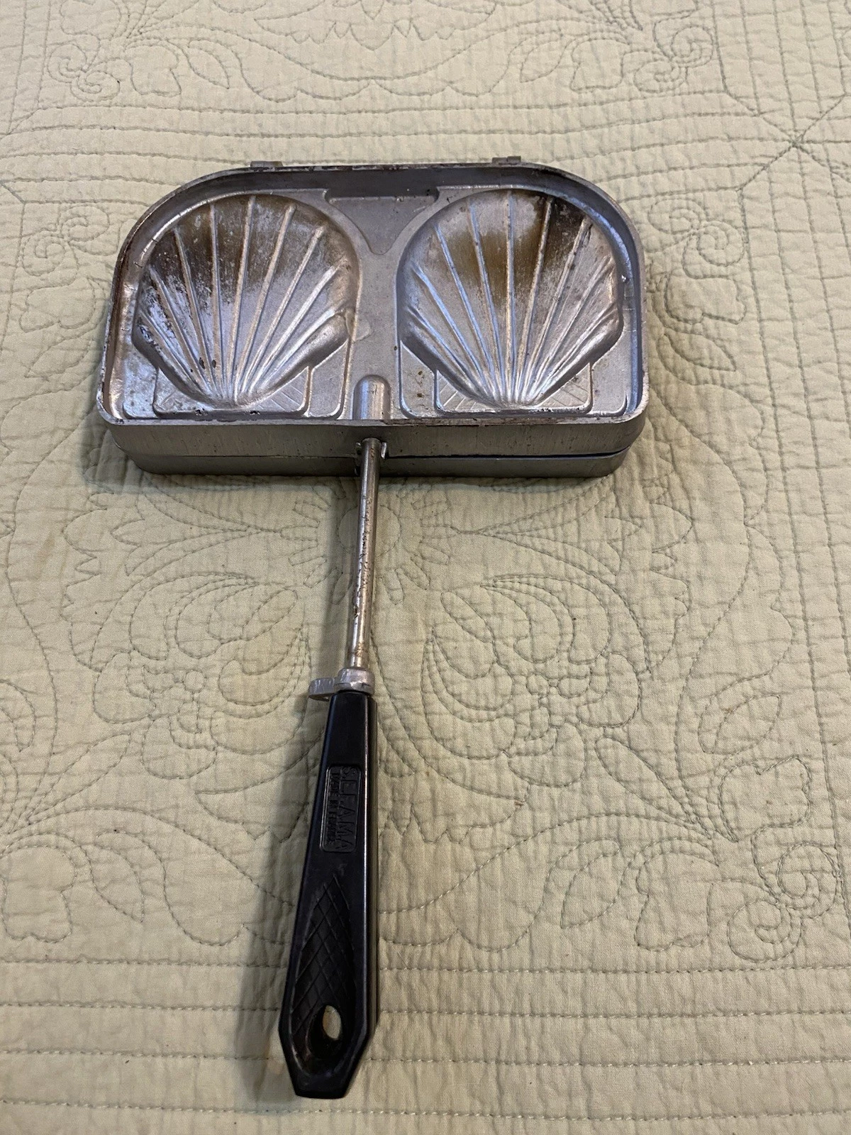 SEFAMA Scallop Shell Sandwich Iron Stovetop Press France Toaster Campfire Panini