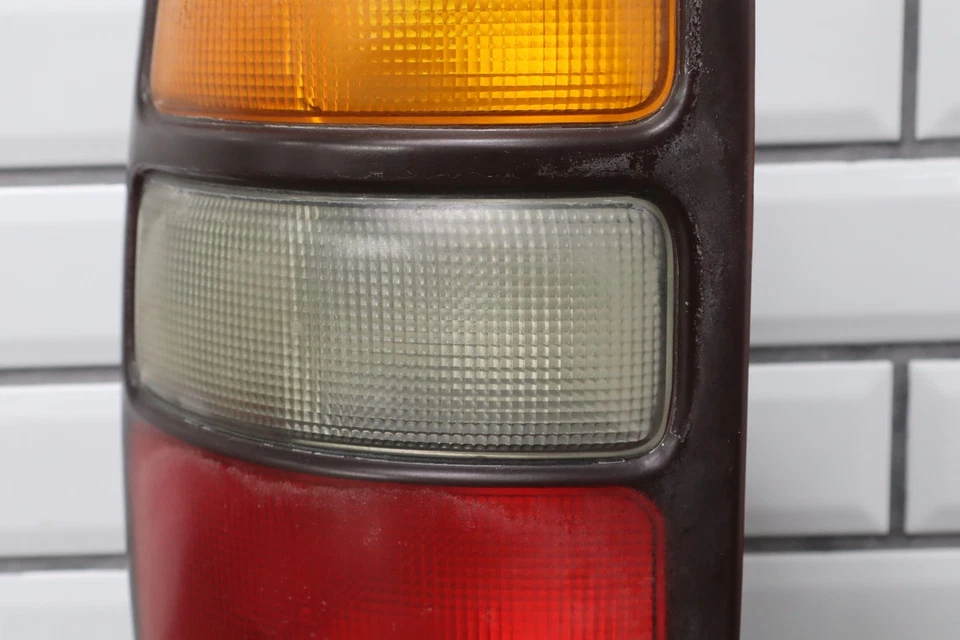 04-06 吉姆西育空 OE 风格尾灯套装(左/右)请参阅照片/描述 — 第 4/4 张图片