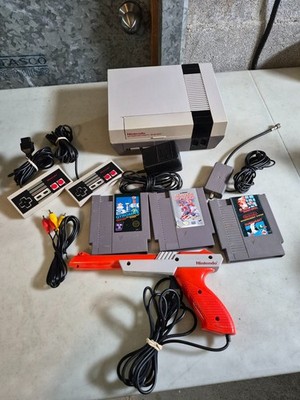 1985 Original NES Nintendo System Console BUNDLE Lot  + 3 games VIEW PICS
