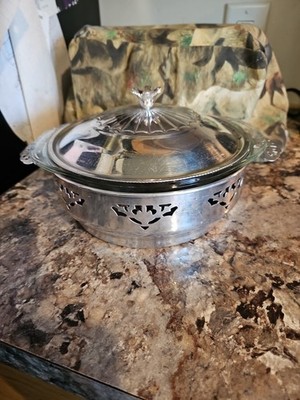 Vintage Pyrex 023 1 1/2 Qt with Aluminum Handled Serving Holder and Lid