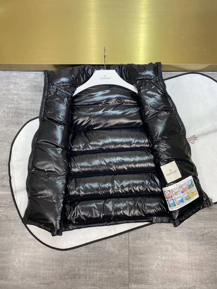 Moncler Ghany Chaleco Corto Brillante Nylon Plumón en Negro Talla M Foto 3 de 4