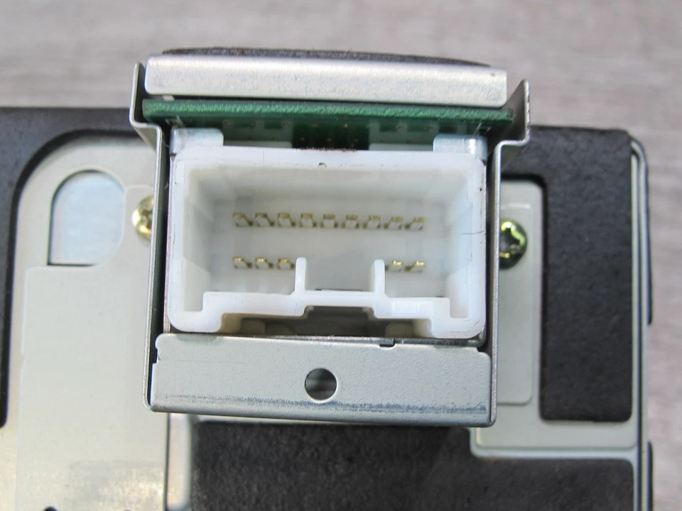 CAMBIADOR DE CD 95-97 TOYOTA CELSIOR LEXUS LS400 UCF20 SIN CARGADOR 86270-50090 OEM Foto 4 de 4