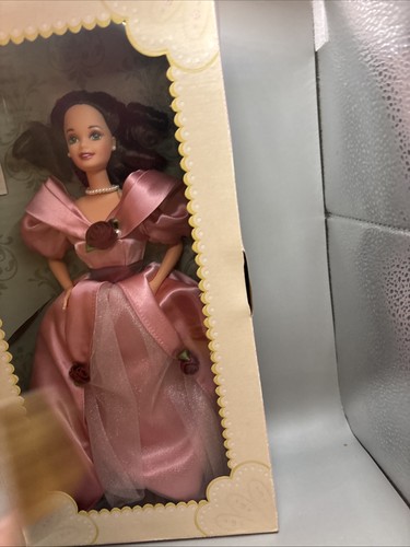 Hallmark Special Edition Sweet Valentine Collector Series 1996 Barbie Doll NRFB - Picture 2 of 8