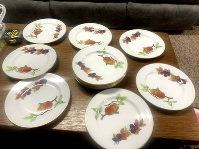 Evesham Royal Worcester England China Set 12 Gold Rim Bread Plates Excellent