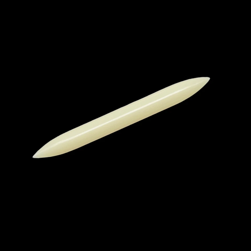 Colmillo tribal de hueso hecho a mano, colmillo de tabique tamaño 14 g a 1/2"" y personalizado disponible Foto 2 de 4