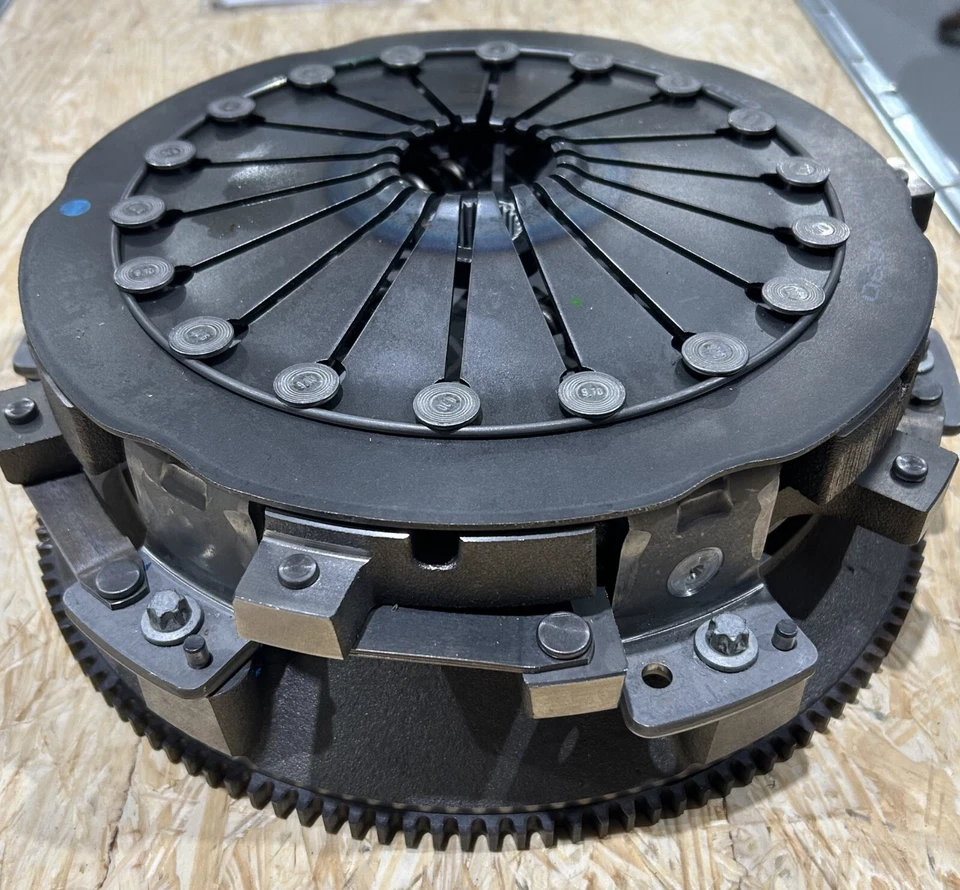 NEW TAKE OFF 05038119AH Dodge Challenger 6.4L/6.1L/5.7L Clutch 2009-10, 2012-23 Foto 3 de 4