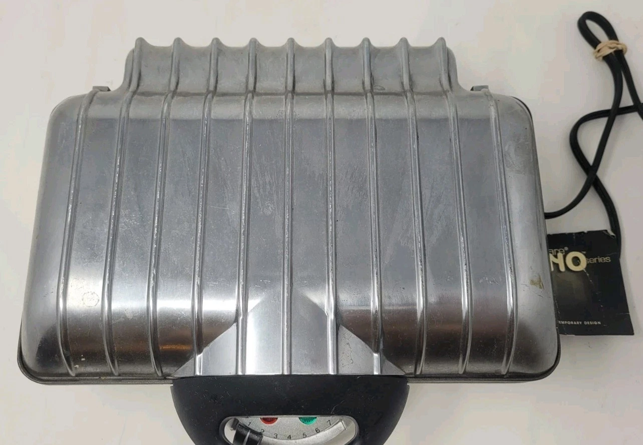 VillaWare Uno Series Stick Waffler Belgium Waffle Sticks Model 2008