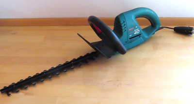 Heckenschere Bosch AHS 40 ~ 400W ~  40 cm Klingenlänge ~ grün ~ Bedienungsanl.