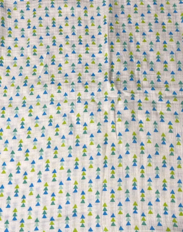 Manta de muselina Peek A Boo Baby triángulo verde azul árboles blanco algodón envoltura Foto 4 de 4