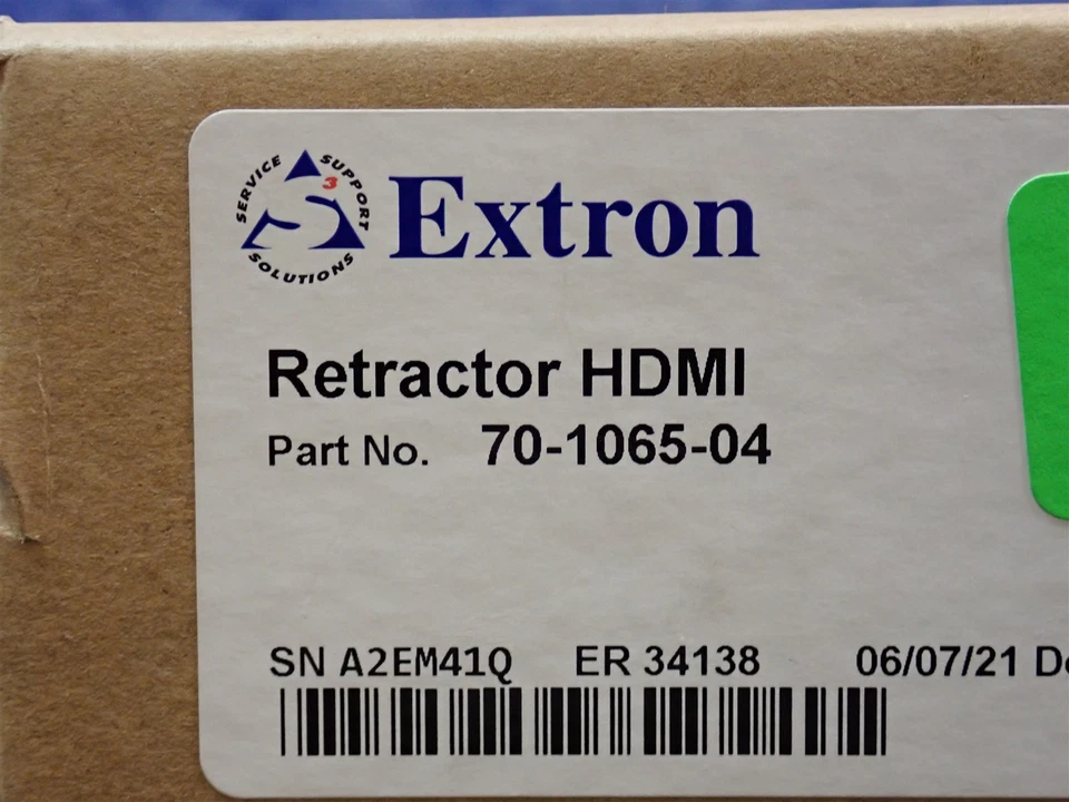 NEW Extron 70-1065-04 Retractor Series 2 HDMI Male to Male 3 feet (Q2) - Image 2 of 3