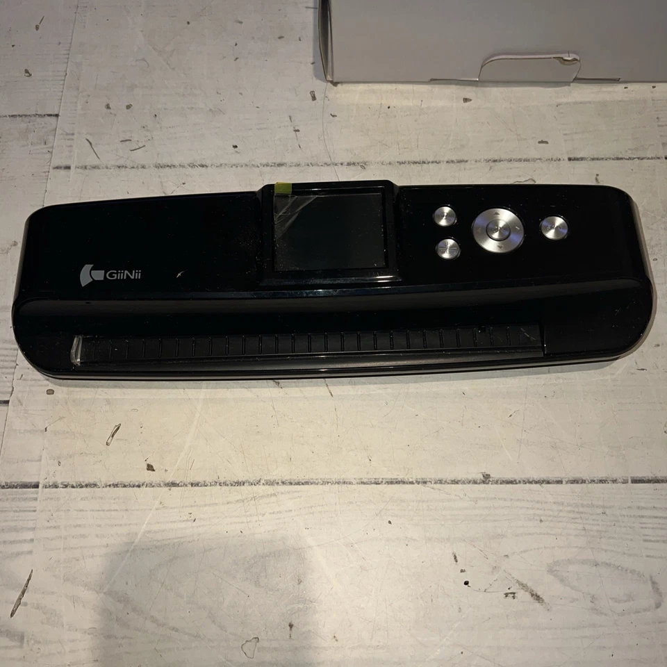 GiiNii NuLife Photo Scanner 2.4 Inch LCD Screen Full Size Scanner Scan To JPEG - Image 2 of 4