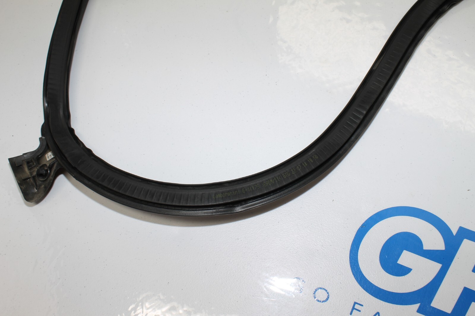 15-20 LAMBORGHINI HURACAN RH PASSENGER DOOR WEATHER STRIPPING SEAL 4T8831708