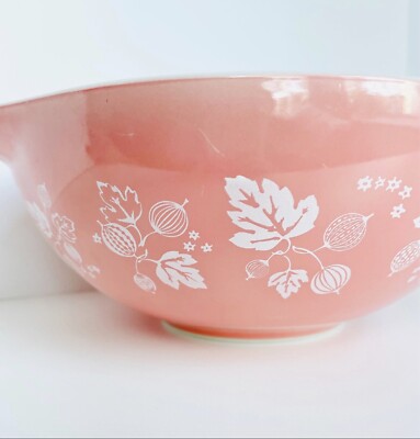 Vintage Pyrex 444 Pink Gooseberry 4 Quart Mixing Bowl Great