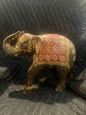Estatuilla de madera pintada a mano con acabado de laca de elefante asiático