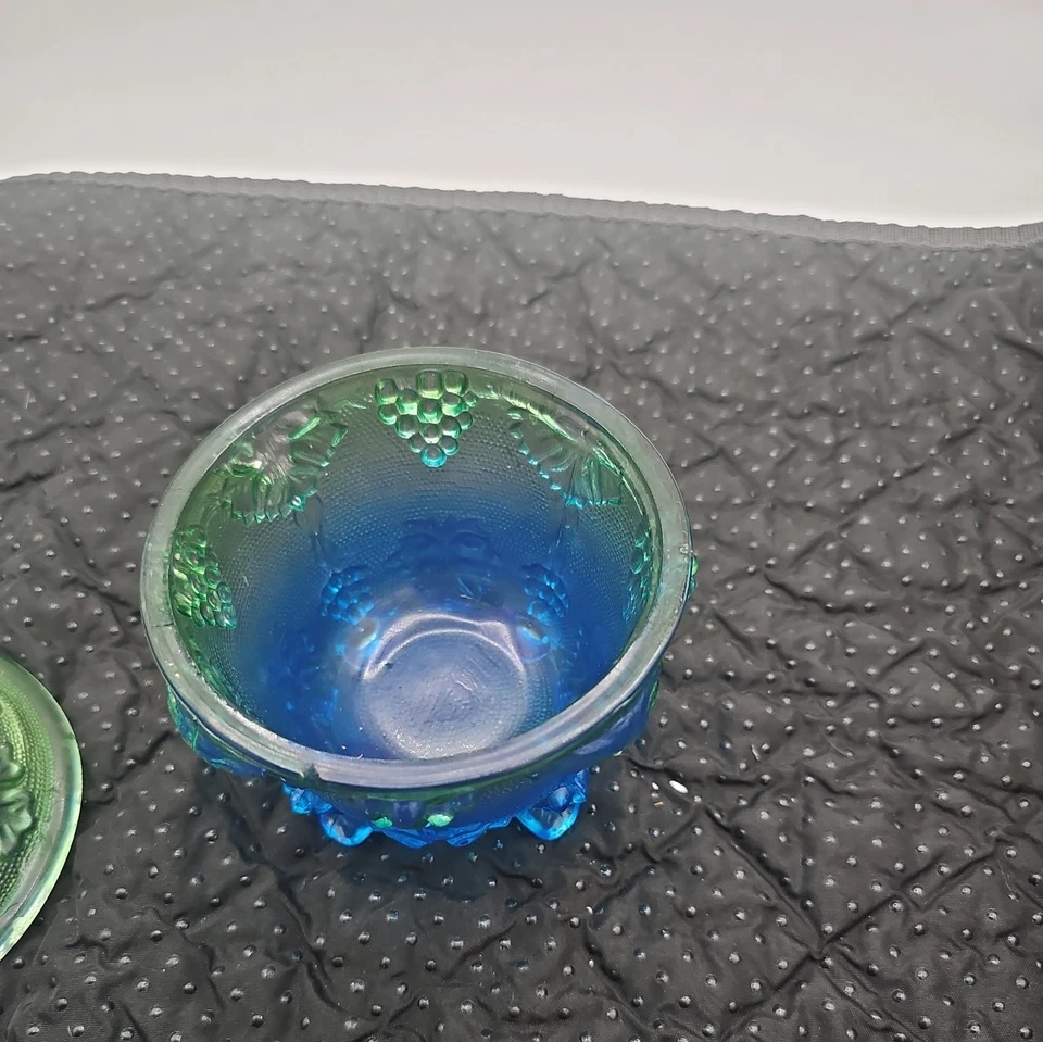 Plato de caramelo vintage Jeanette azul/verde con tapa de vidrio baratija de vid de uva Foto 3 de 4