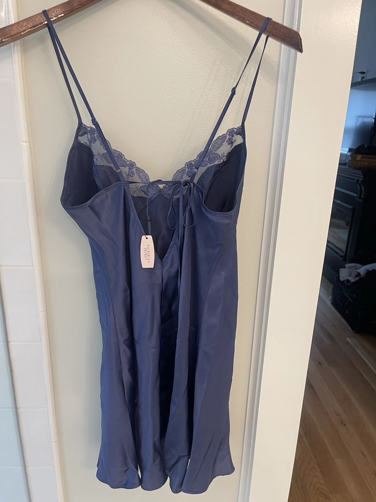 UNDERCOVER Abito slip Victoria Secret blu nuovo con etichette in raso e pizzo con orlo M Y2K