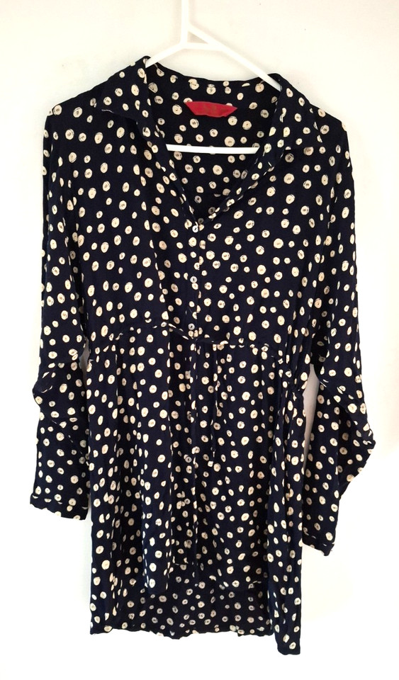TIGERLILY NAVY  SHIRT DRESS WITH TIE TO WAIST. LONG SLEEVE. SIZE 10