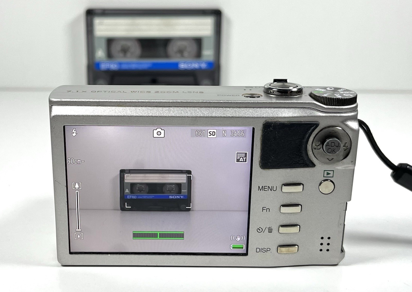 Foto 7 van Ricoh CX1 Digital Camera Silver Boxed Full Set 9MP  7x Zoom | Tested Works
