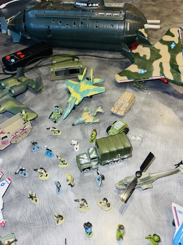 Enormi Micro Macchine Galoob LGTI Jet Militari Aerei Camion Veicoli Carri Armati - Foto 15 di 24