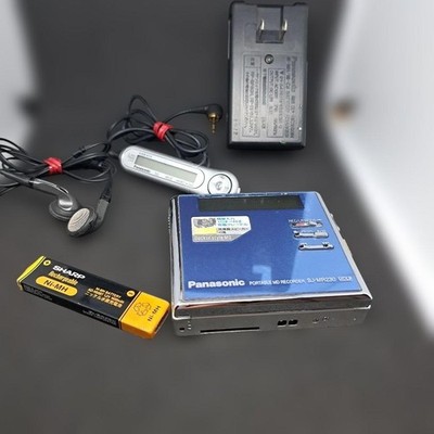 PANASONIC SJ-MR230 MiniDisc Recorder Blue Portable Remote