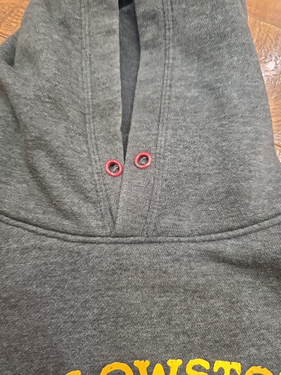 Authentic Yellowstone Dutton Ranch Gray Graphic H… - image 4