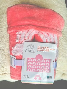 NWT! Caro Hooded Towel Kids Pink/White Cloud 100% Cotton Bath & Beach Super Soft