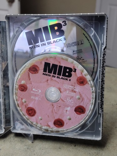 Men in Black 3 Blu-ray/Dvd Steelbook w/ clear bag 2012 - Picture 3 of 6