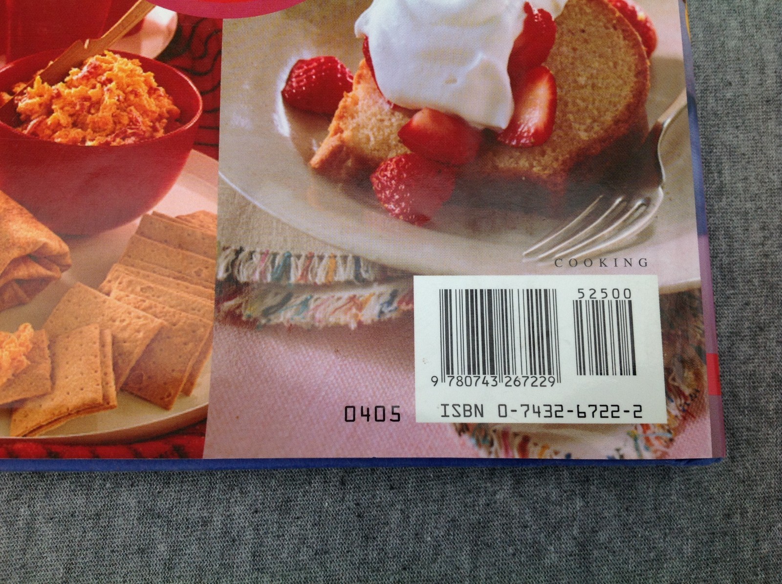 2005 Paula Deen & Friends Living It Up Southern Style, Hardcover