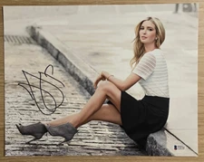 IVANKA TRUMP SIGNED 11X14 PHOTO BAS BECKETT