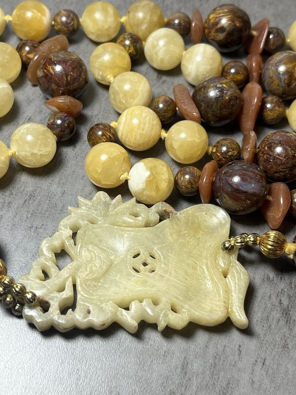 Vintage Chinese Hand Carved Jade Bead Necklace estate sale