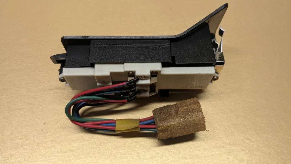Interruptor de ventana eléctrica maestro del lado del conductor Mitsubishi Starion 1987-1989 (OEM) #R20 Foto 4 de 4