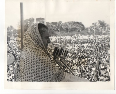 Indira Gandhi 1971 Indien Wahlkampf Kundgebung Menge Vintage Pressefoto