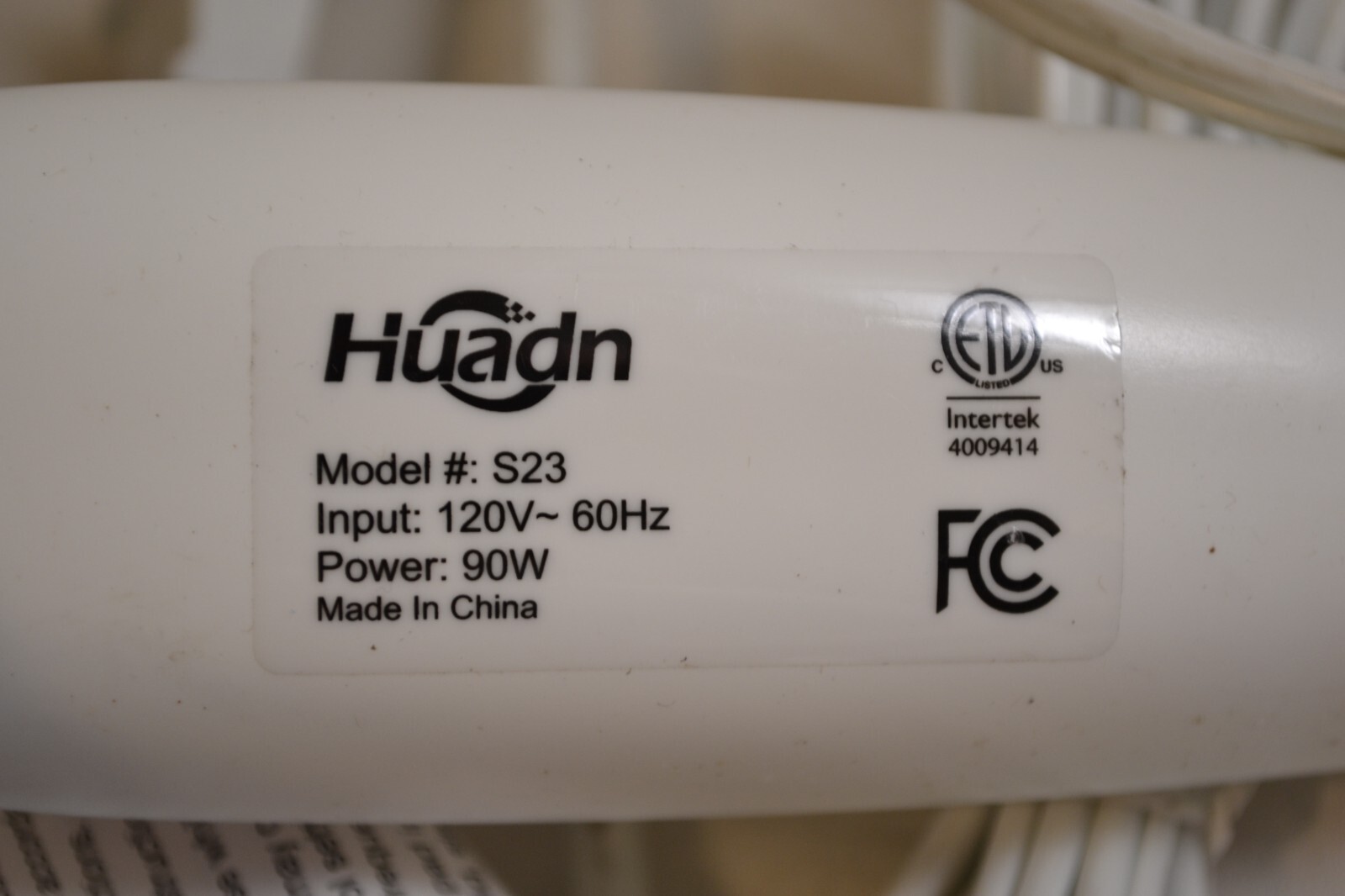 Huadn Model: S23 90W Remote Control/Power Cord