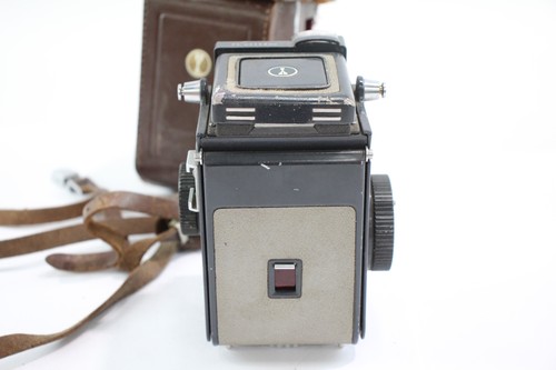 Yashica-44 Twin Lens Film Camera w/ Yashikor 60mm F/3.5 Lens - Zdjęcie 6 z 7