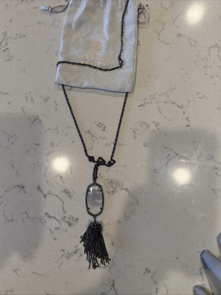 Collar Kendra Scott Rayne Blanco Concha Madreperla Borla Colgante Tono Dorado Foto 3 de 3