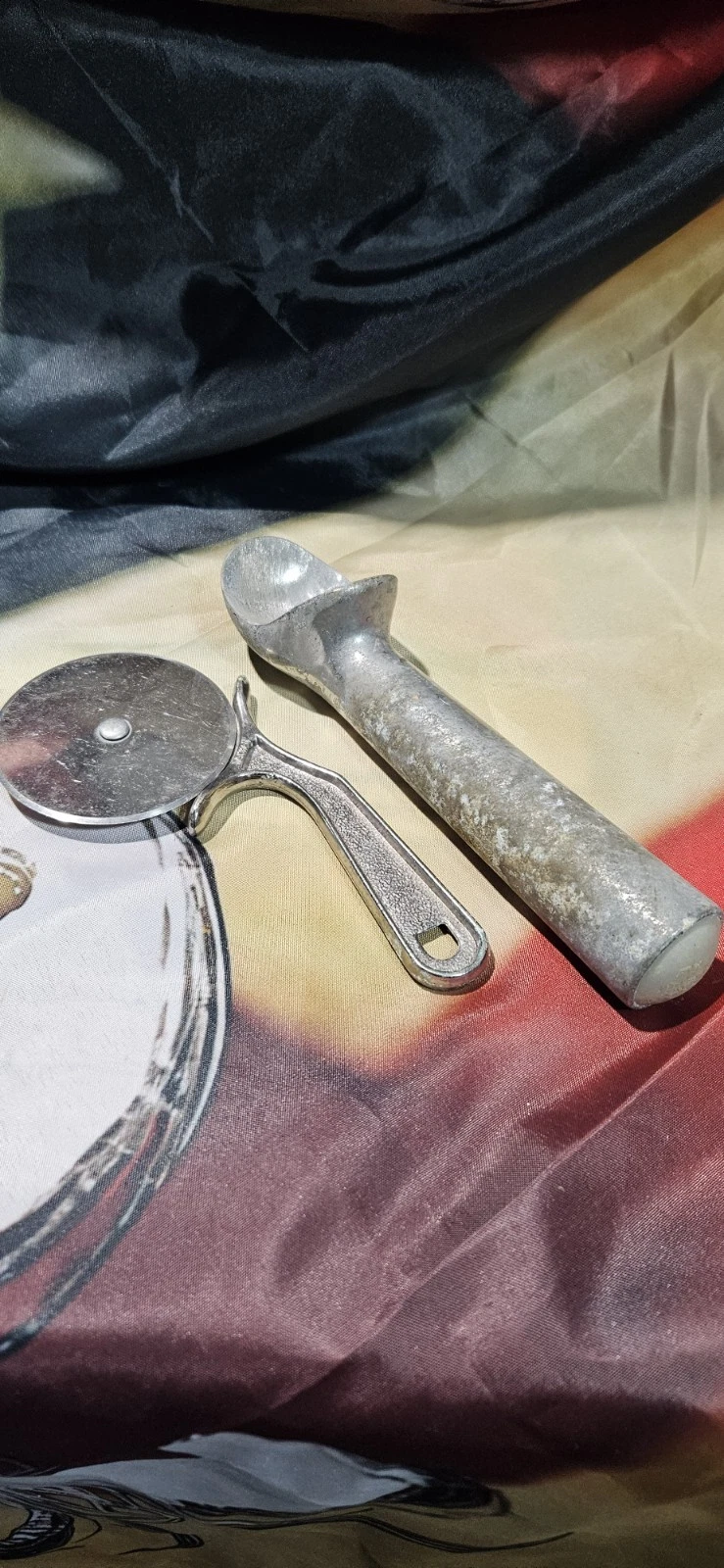 Vintage Stainless Pizza Slicer Wheel And Ice Cream Scoop Lot
Opens in a new window or tab
