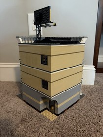 Lego Modular Set 10211: The Grand Emporium *READ DESC*