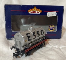 OO Bachmann 14 Ton Tank Wagon With Large Filler Esso 37-680 - Part Boxed GC