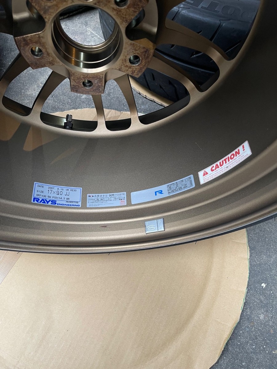 RAYS FORMULA 17インチ 114.3 8j +35 Wheel Rays RE30 17 x 9 Offset +35 ( 5x114.3 ) BR Genuine Volk