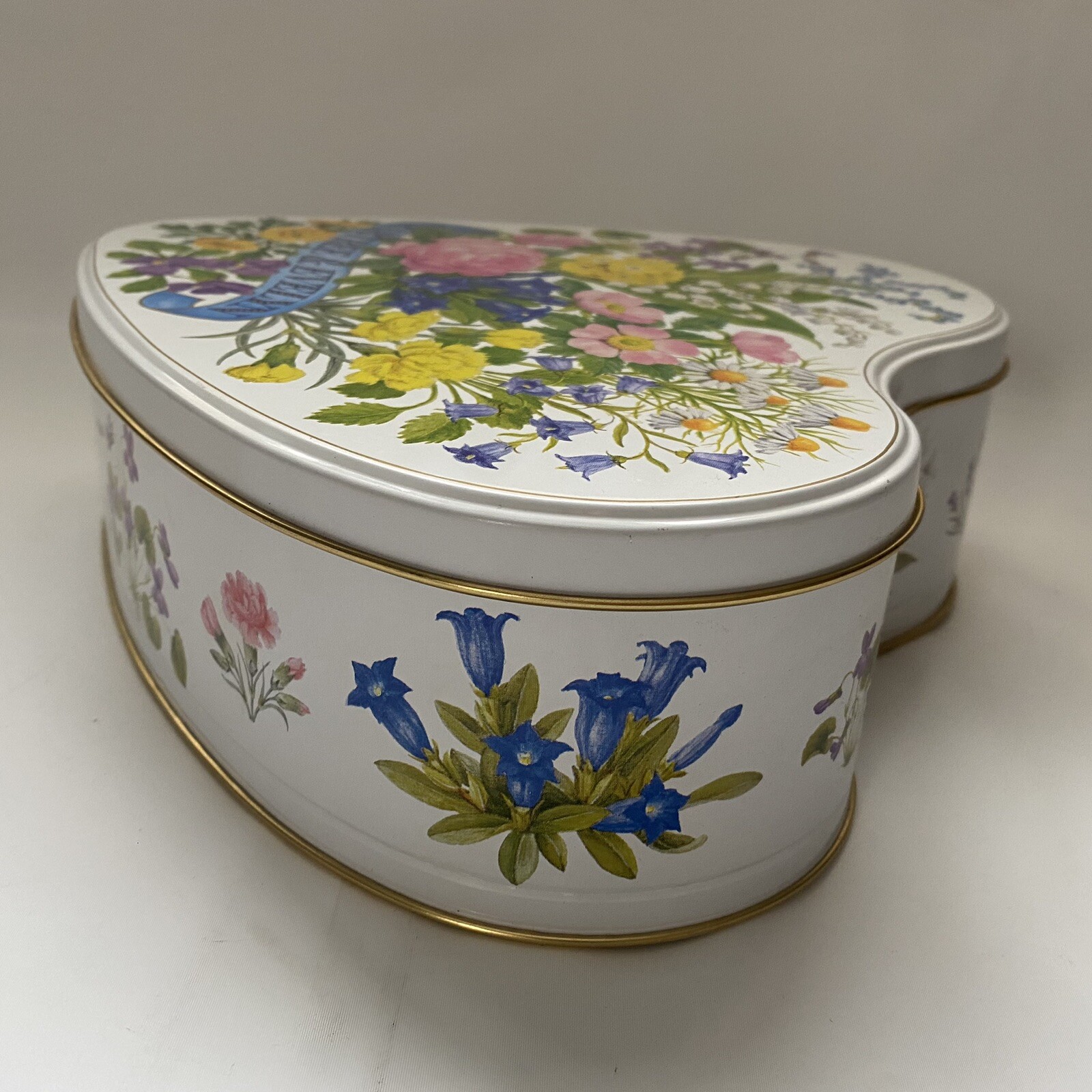 Crabtree & Evelyn Heart Tin Full Of Peach Kernel Apricot Soaps Oil Lotion 1985