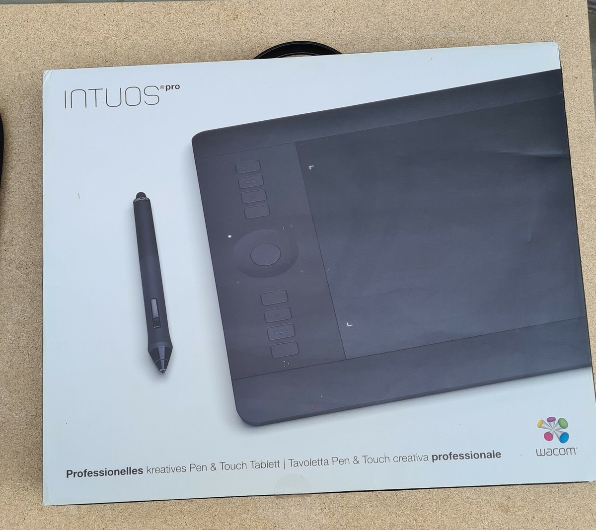 液タブ・ペンタブ Wacom intuos pen&touch tablet PTH-651 Amazon.com: Wacom Intuos Pro Pen and Touch Tablet, Medium