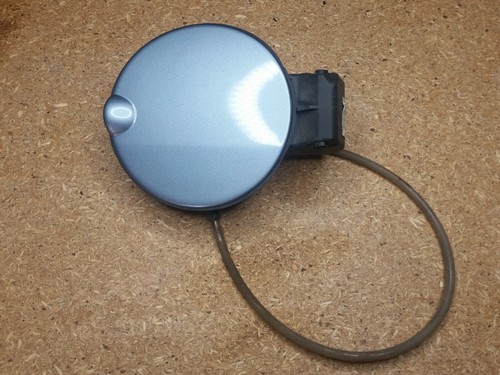 Skoda Fabia 1 (6Y2) Tankdeckel Tankverschluss 1H0010092C Silber